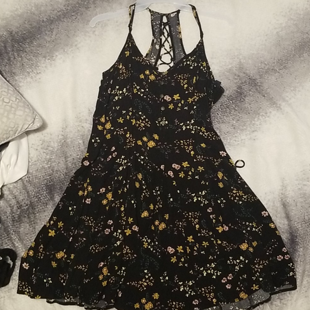 Dress - Picture 3 of 4